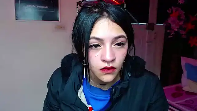 Snapshot of Violettasquirt chatting on 01.13.26 Violettasquirt online show from 01.13.26