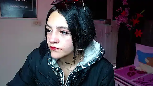 Snapshot of Violettasquirt chatting on 01.14.26 Violettasquirt online show from 01.14.26