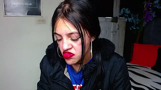 Snapshot of Violettasquirt chatting on 02.19.26 Violettasquirt online show from 02.19.26