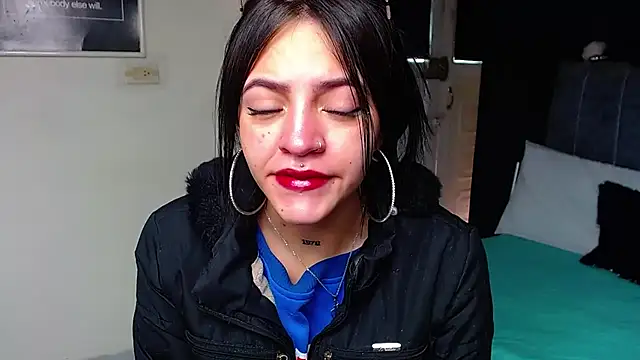 Snapshot of Violettasquirt chatting on 02.26.26 Violettasquirt online show from 02.26.26