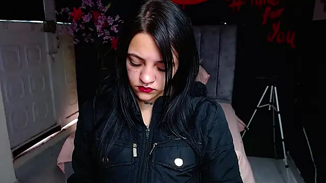 Snapshot of Violettasquirt chatting on 03.03.26 Violettasquirt online show from 03.03.26