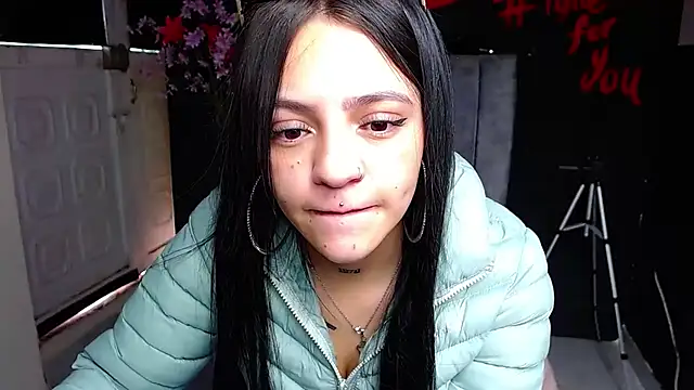 Snapshot of Violettasquirt chatting on 03.04.26 Violettasquirt online show from 03.04.26