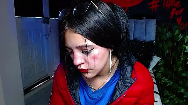 Violettasquirt online show from 04.17.26