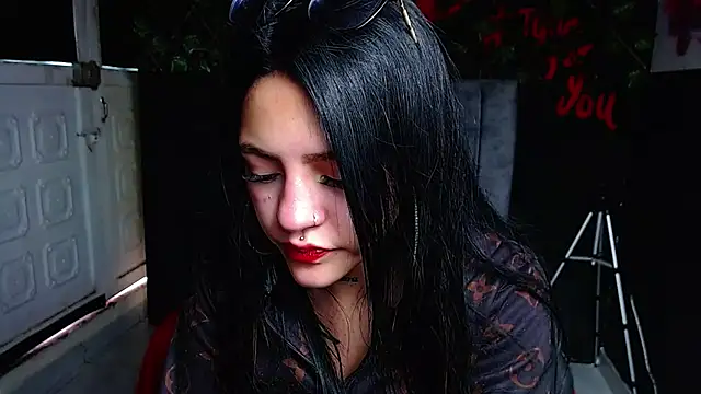 Violettasquirt online show from 05.11.26