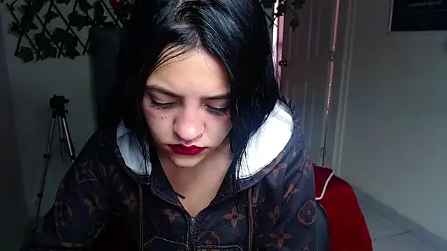 Violettasquirt online show from 05.30.26