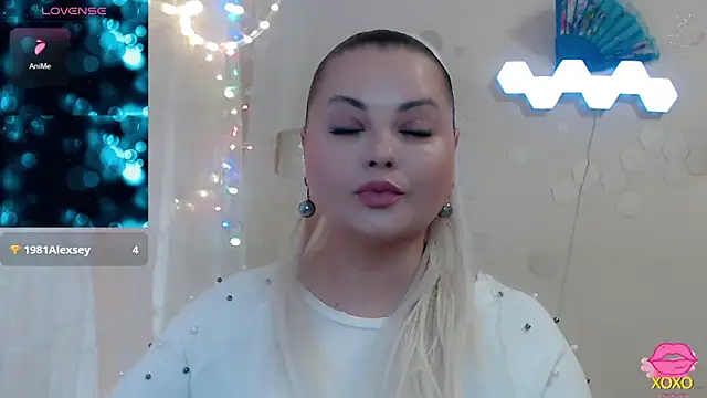 Snapshot of JewellKiss7 chatting on 05.16.26 JewellKiss7 online show from 05.16.26