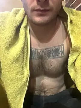 Snapshot of red_red00 chatting on 11.02.25 red red00 online show from 11.02.25