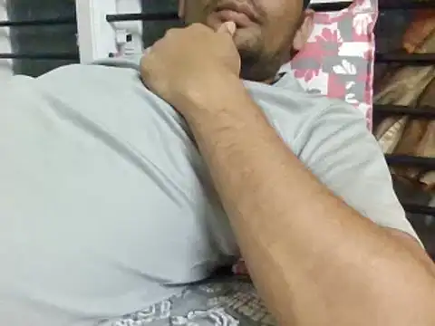 NiceBoy9099 online show from 02.28.25