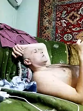 Pineapple04 online show from 01.31.25