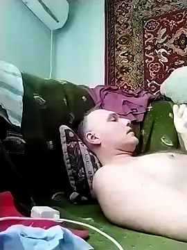 Pineapple04 online show from 02.15.25