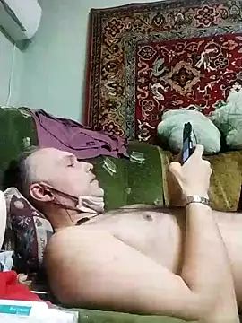 Pineapple04 online show from 02.20.25