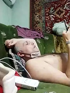 Pineapple04 online show from 02.21.25