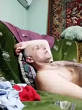 Pineapple04 online show from 03.08.25