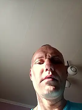 Pineapple04 online show from 09.27.25