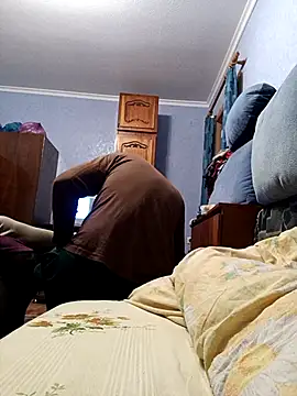 Pineapple04 online show from 09.30.25