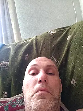 Pineapple04 online show from 10.23.25