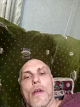 Pineapple04 online show from 11.29.25