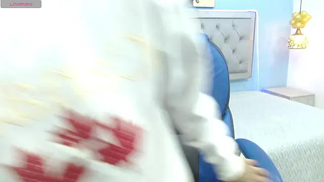 Xavii18 online show from 02.11.25