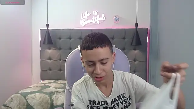 Xavii18 online show from 03.11.25