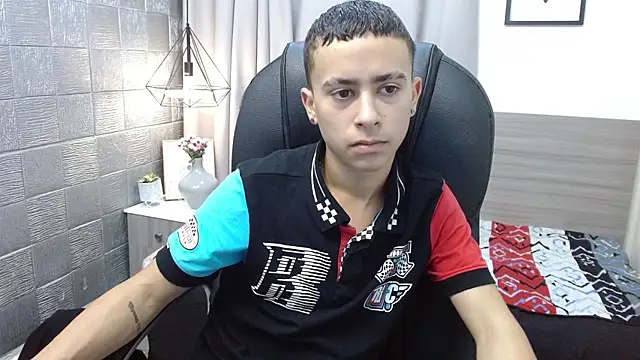 Xavii18 online show from 03.12.25