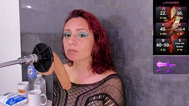 Snapshot of Issys_milf chatting on 05.21.26 Issys milf online show from 05.21.26