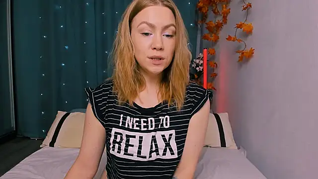 InsatiableFoxX online show from 10.14.25