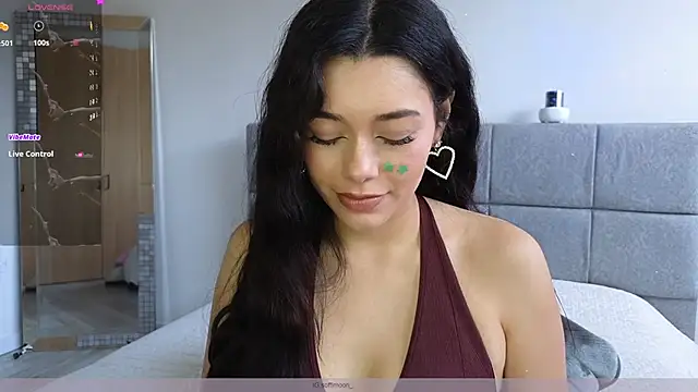 Snapshot of Soffimoon_ chatting on 05.28.26 Soffimoon online show from 05.28.26