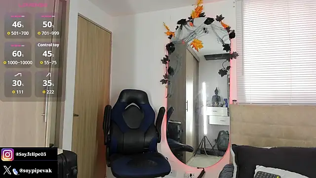 Snapshot of soyander03_ chatting on 10.28.25 soyander03 online show from 10.28.25