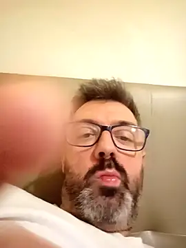 Snapshot of pana1978loco chatting on 11.12.25 pana1978loco online show from 11.12.25