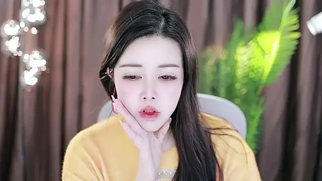 Qiaoqiao  online show from 01.31.25