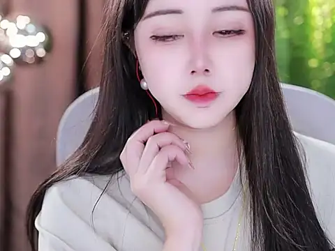 Qiaoqiao  online show from 02.16.25