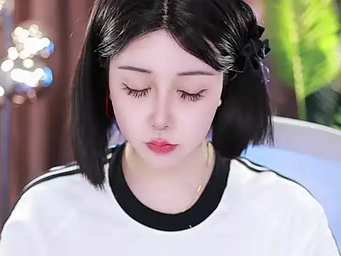 Qiaoqiao  online show from 03.22.25