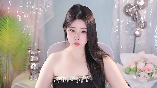 Qiaoqiao  online show from 09.12.25