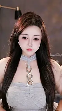 Qiaoqiao  online show from 10.28.25