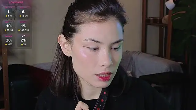 Snapshot of alicekiit chatting on 10.16.25 alicekiit online show from 10.16.25
