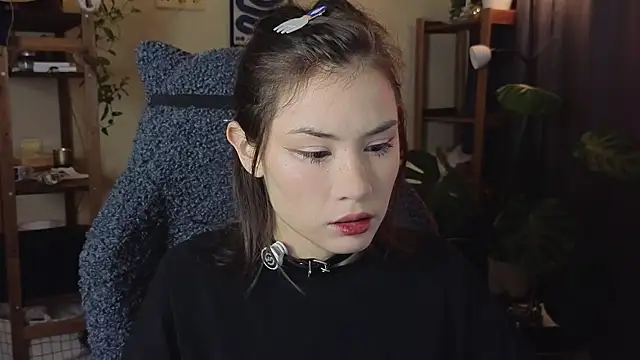 Snapshot of alicekiit chatting on 12.14.25 alicekiit online show from 12.14.25