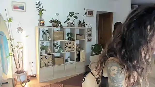 desertd2310 online show from 02.22.25