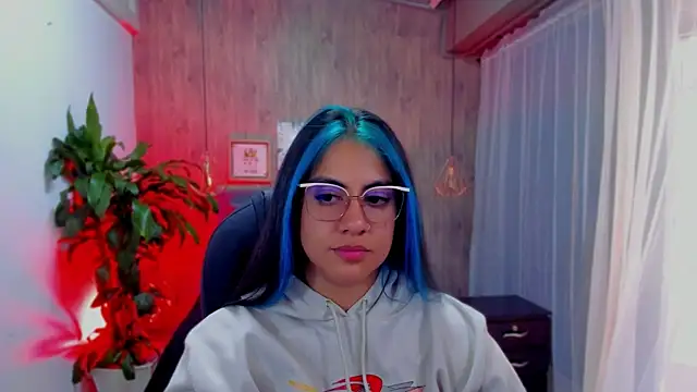 Snapshot of Xisu_ chatting on 12.05.24 Xisu online show from 12.05.24