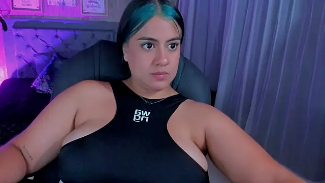 Snapshot of Xisu_ chatting on 12.05.24 Xisu online show from 12.05.24