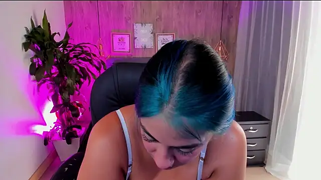 Snapshot of Xisu_ chatting on 12.12.24 Xisu online show from 12.12.24