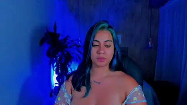 Snapshot of Xisu_ chatting on 12.16.24 Xisu online show from 12.16.24