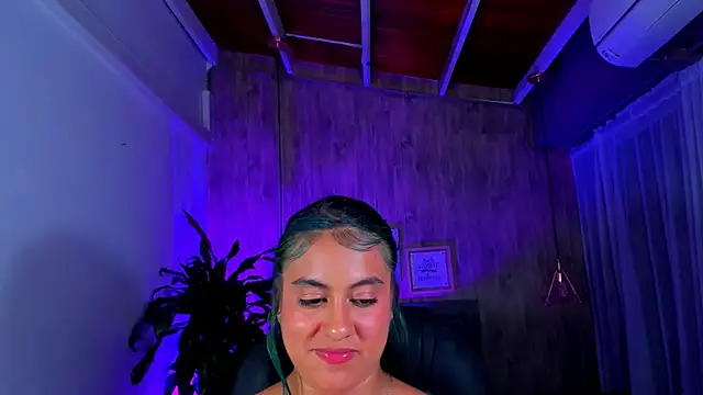 Snapshot of Xisu_ chatting on 01.18.25 Xisu online show from 01.18.25