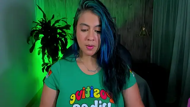 Snapshot of Xisu_ chatting on 01.20.25 Xisu online show from 01.20.25