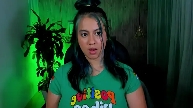 Snapshot of Xisu_ chatting on 01.20.25 Xisu online show from 01.20.25