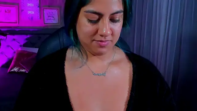 Snapshot of Xisu_ chatting on 01.28.25 Xisu online show from 01.28.25