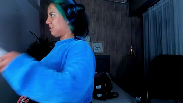 Snapshot of Xisu_ chatting on 01.30.25 Xisu online show from 01.30.25