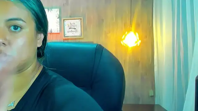 Snapshot of Xisu_ chatting on 01.31.25 Xisu online show from 01.31.25