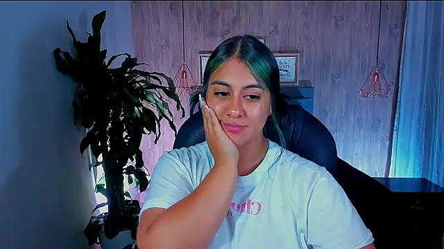 Snapshot of Xisu_ chatting on 02.09.25 Xisu online show from 02.09.25