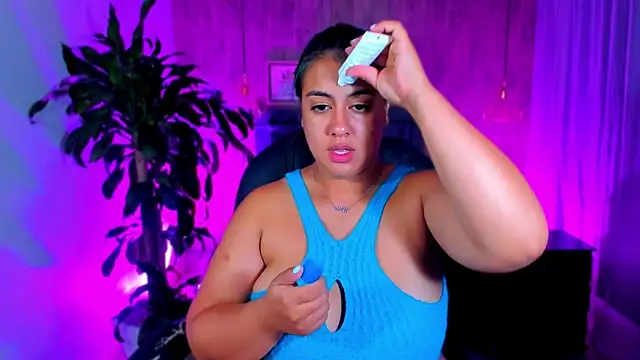 Snapshot of Xisu_ chatting on 02.17.25 Xisu online show from 02.17.25