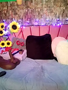 Snapshot of Isabelle_Lov18 chatting on 02.27.25 Isabelle Lov18 online show from 02.27.25